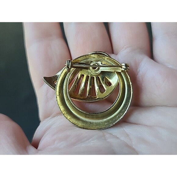 Coro Gold Tone Metal Brooch Vintage Costume Jewelry - Picture 7 of 10